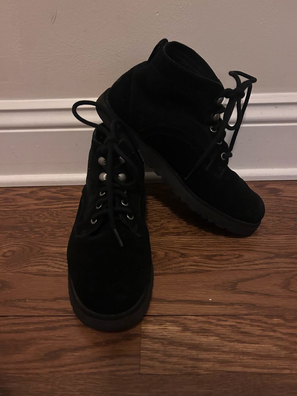 UGG Bethany Black Suede Lace-Up Booties Sheepskin Lining Gorpcore CozyGirl
